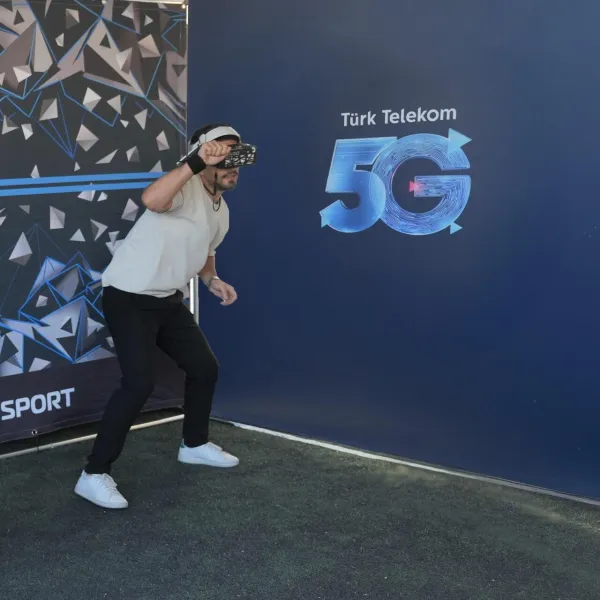 Selfy'den 5G Şöleni! Üniversitelerde Teknoloji Devrimi Başladı!