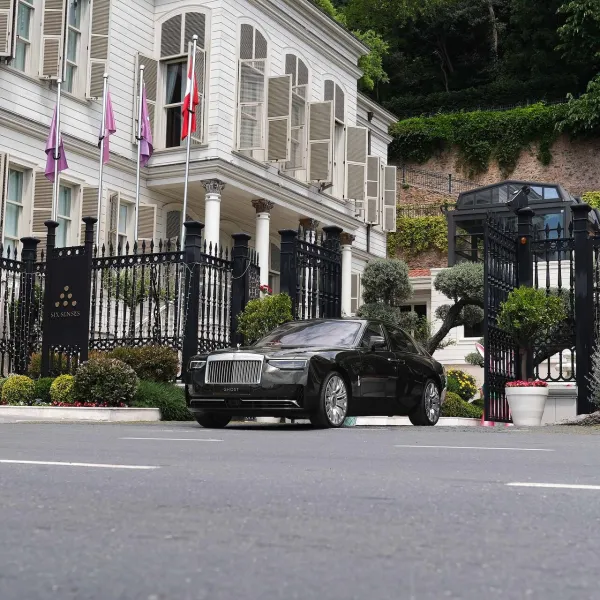 En çok satılan Rolls-Royce Türkiye'ye geldi