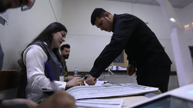 Irak'ta parlamento seçimi: Güvenlik birimleri oy kullanmaya başladı