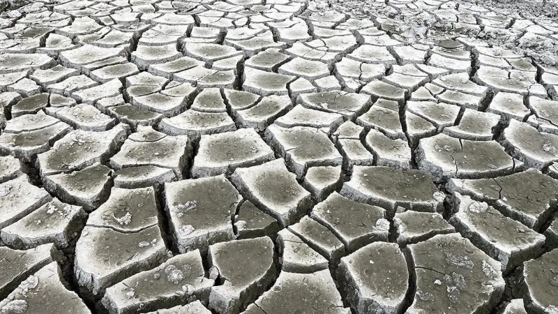 İran'ın Meşhed kentinde barajların doluluk oranı yüzde 3ün altına düştü
