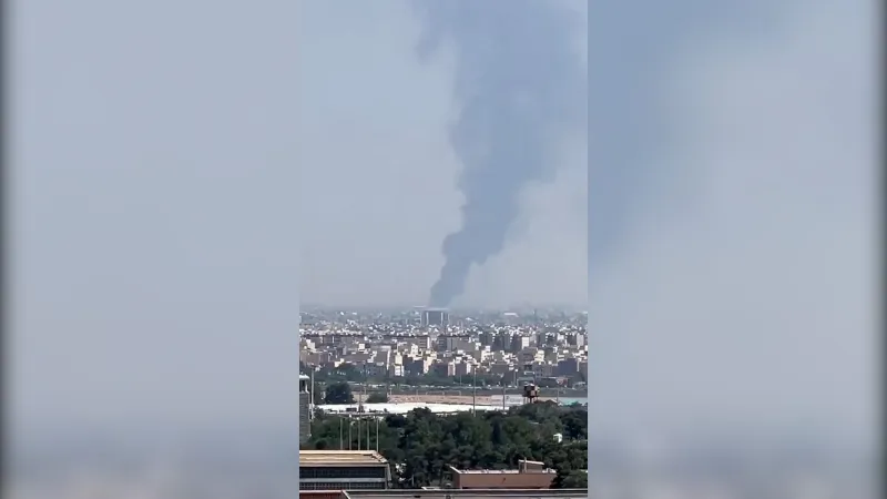 İsrail Ordu Radyosu: Tahran'ın batısındaki Mehrabad Havalimanı bombalanıyor