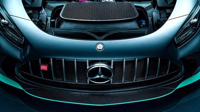 Mercedes'ten Şok Karar! İçten Yanmalı Motorlara Veda Yok Mu?