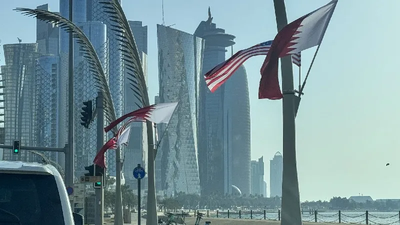 Trump Katar'da: Doha ABD Bayraklarıyla Süslendi! Neler Olacak?