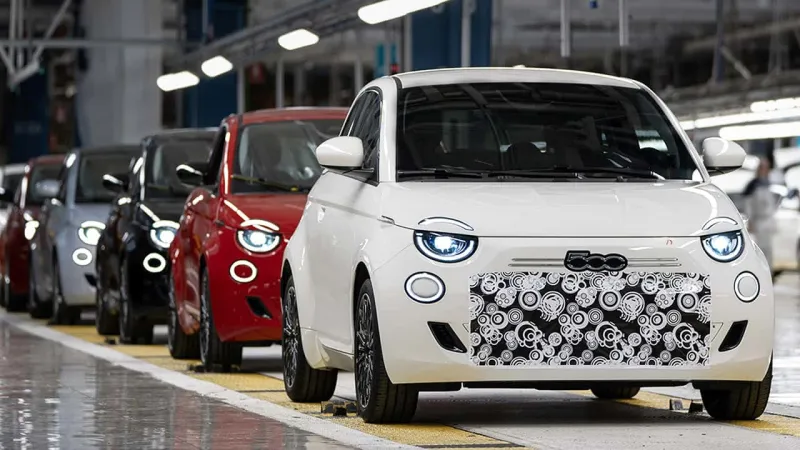 Yeni Fiat 500 Hibrit Geliyor! İşte Üretimden İlk Kareler