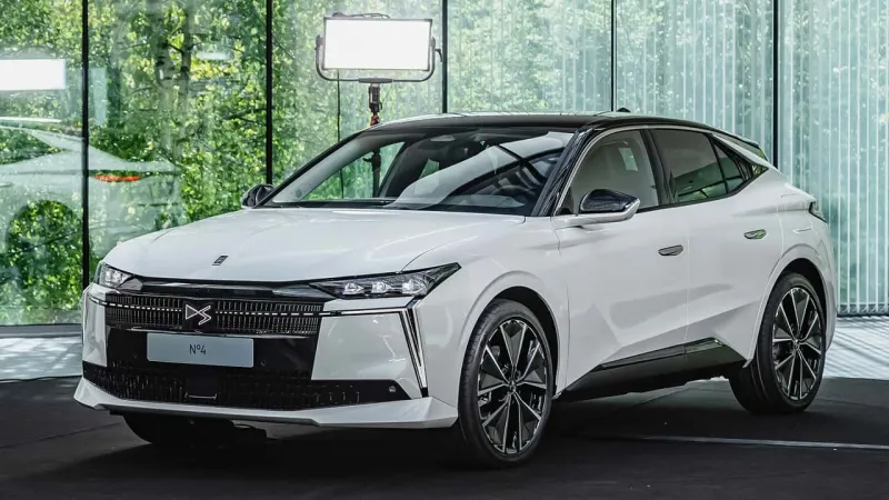 DS 4 Yenilendi! Elektrikli Versiyonu Şoke Edecek!
