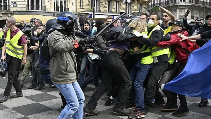 Paris'te 1 Mayıs Kabusu! Gösterilerde Ortalık Karıştı, Gözaltılar Şoku!