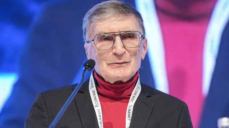 Nobel Ödüllü bilim insanı Sancar'a, Budapeşte'de Ali Şir Nevai Uluslararası Ödülü