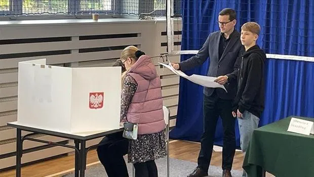 Polonya'da cumhurbaşkanlığı seçimlerinin ikinci turu başladı