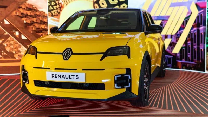 Renault 5 E-Tech resmen Türkiye'de!