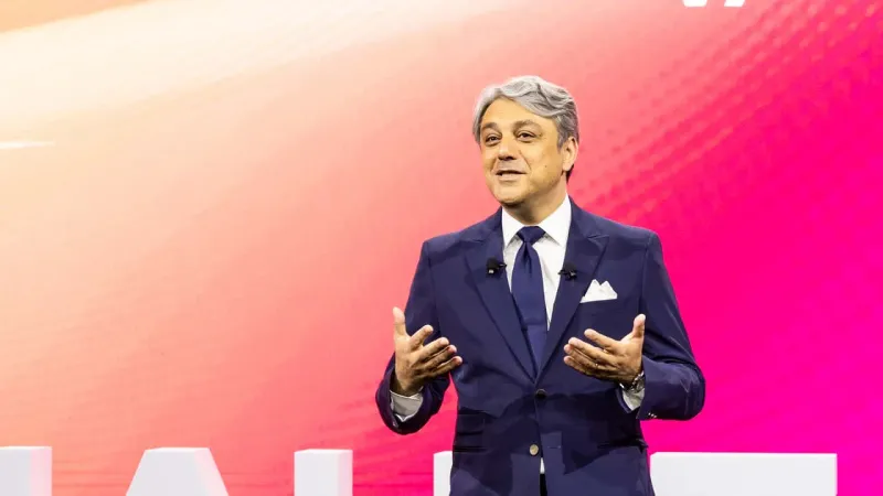Renault CEO'su Luca de Meo Şok İstifa! Neler Oluyor?