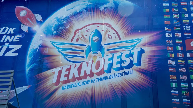 TEKNOFEST'te Gökyüzü Şöleni! Atak, SOLOTÜRK ve Bayraktar Coşturdu